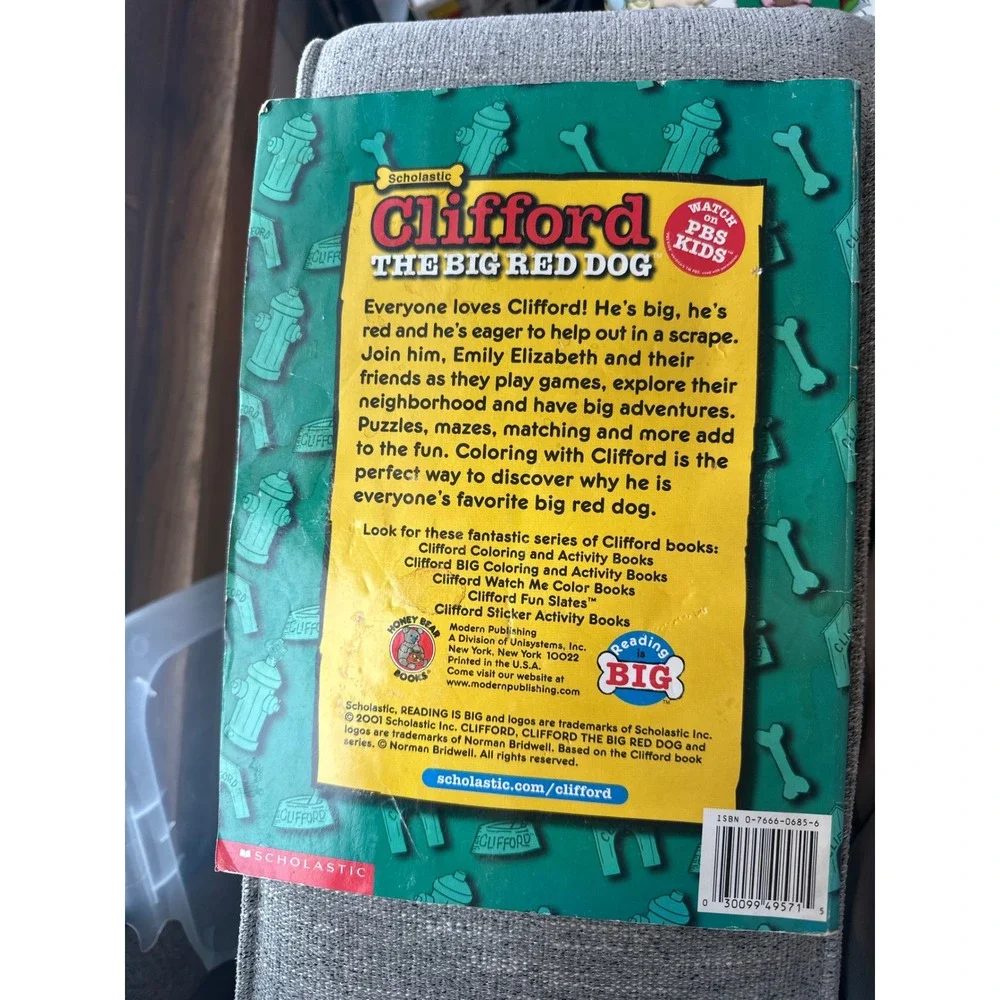 2001 vintage Scholastic Clifford The Big‎ Red Dog Big Coloring and Activity Book
